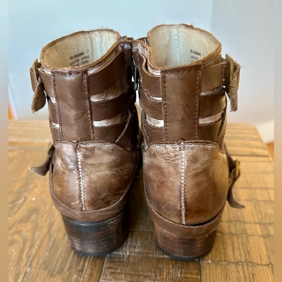 Like New Freebird by Steven Sammi Brown Leather Bootie, Size 7 - Picture 4 of 7